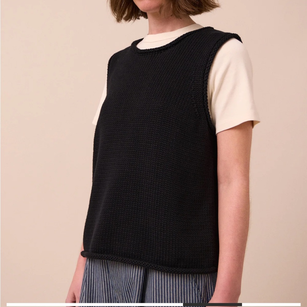 Beyond Nine Black Knit Sleeveless Sweater Vest